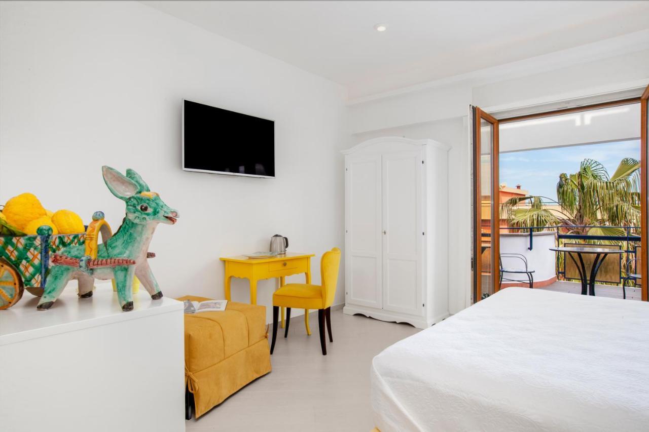 Bed and Breakfast Le Palme Сорренто Экстерьер фото
